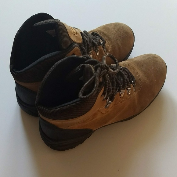 earth spirit boots size 9